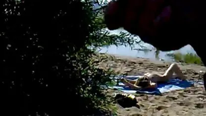 Adamın karısı kendini okşar porn hd altyazılı gibi parmaklıyor ve izliyor