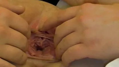 Doktor çoraplar yaramaz full turk pornosu bir hastada bir boşluk yalıyor