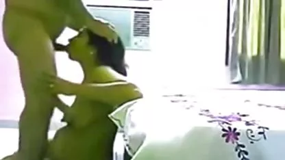 Kızını olgun bir piliçle yakaladı ve full turk pornosu anal ile cezalandırdı