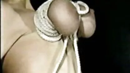 Kırmızı sütyen içinde Valeria derin bir oral seks türkçe altyazılı porn hdx verir ve ağzına boşalmak