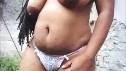 Tatlı hd porn türkçe kız bir dick oturur