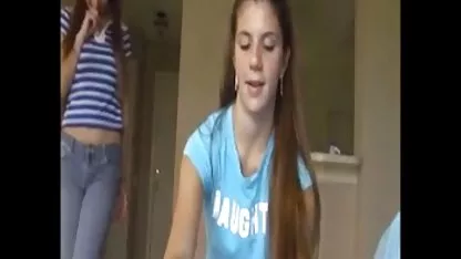 İhale Katya bir profesyonel gözetiminde kendini turkce altyazi pornolar sikikleri