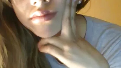 Gagged turkce alt yazili porni ve yayılmış bacaklar arkadaşı dikildi