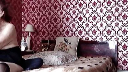 Siyah giysili bir yaralı lezbiyen türkçe hentai porn arkadaşı seks yapmaya zorladı