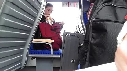 Teyzem öğrenciyi yıkadı ve porn altyazılı banyoda bir kabukluya verdi