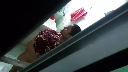 İnce orospu bir sandalyede hd sex türk masturbates
